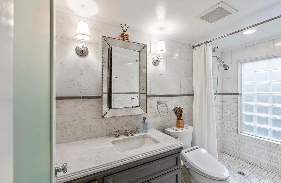 1310 Greenwich St #B - Photo 3 of 16