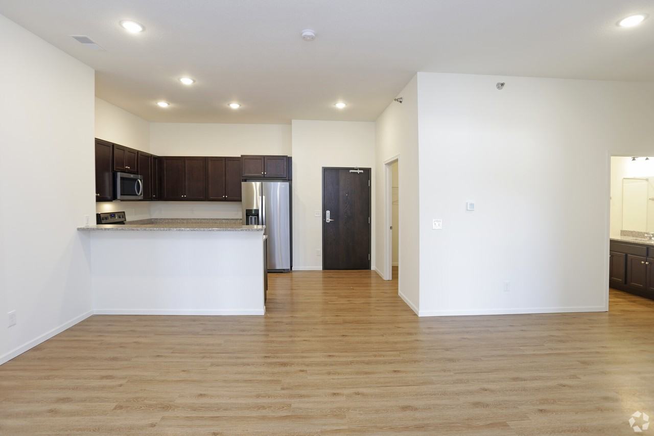 301 South Main Street - Photo 3 of 24