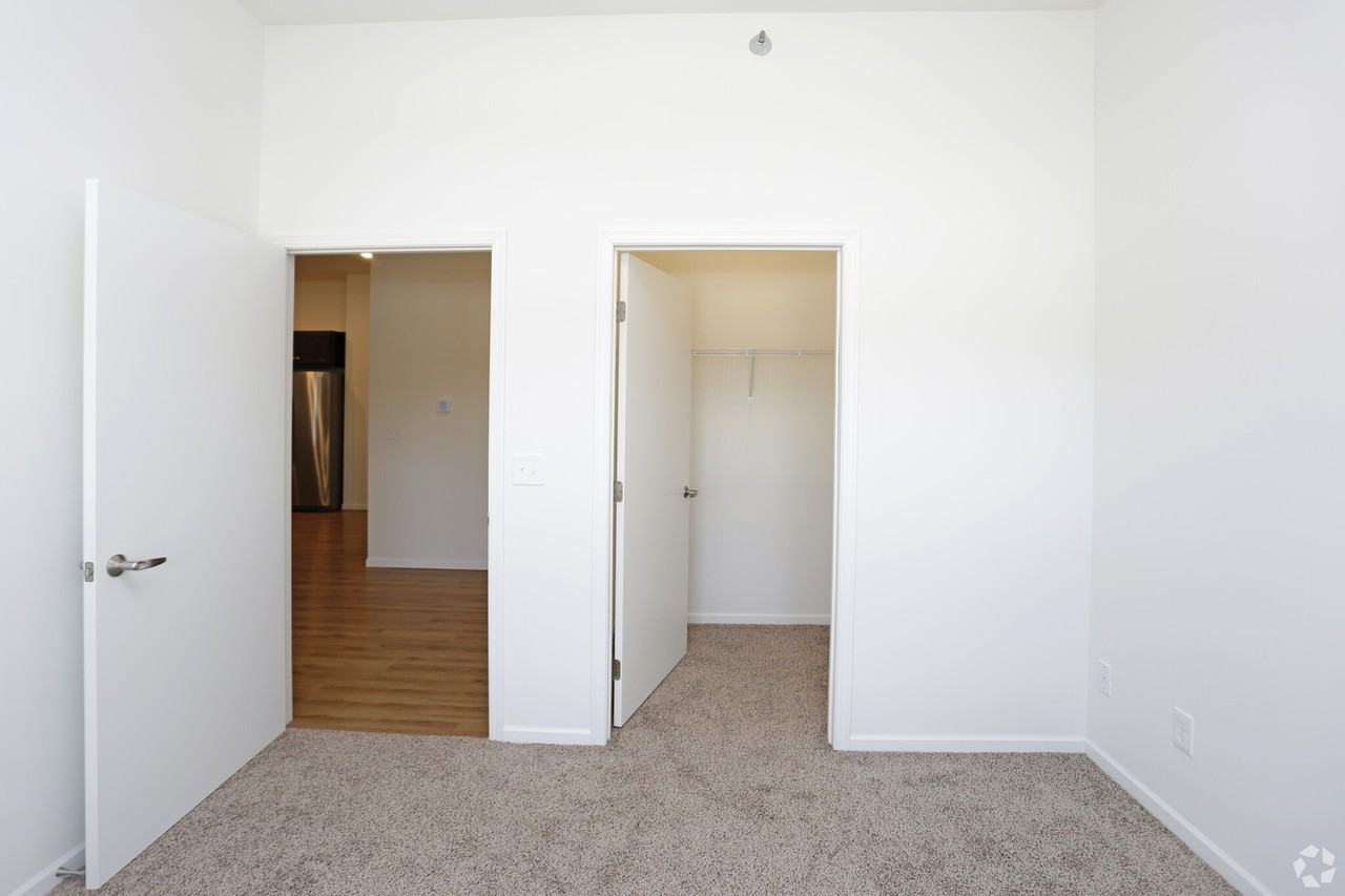 301 South Main Street - Photo 6 of 24