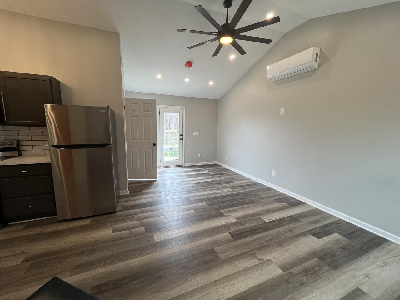 8010 Sunset Heights Dr #1 - Photo 7 of 31