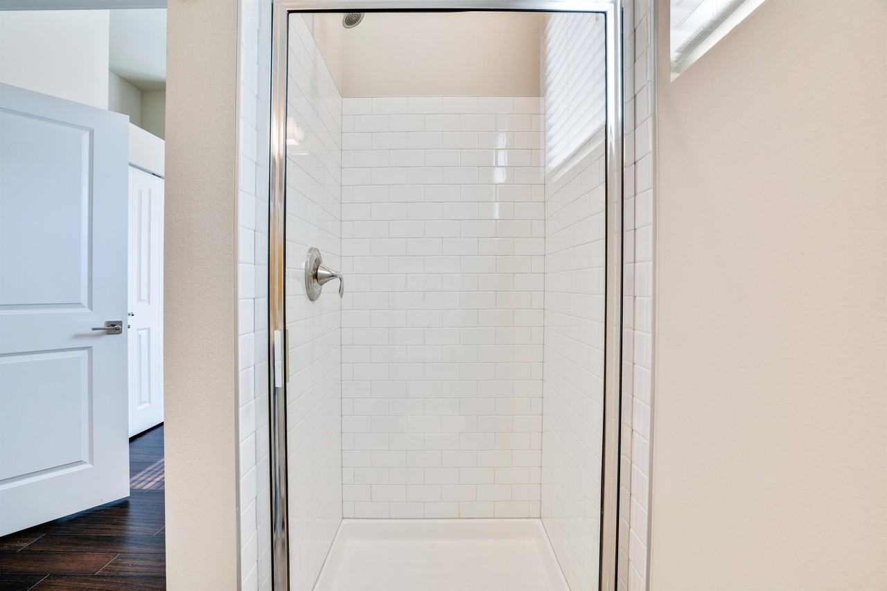 Oasis at Allenmore - Photo 4 of 9