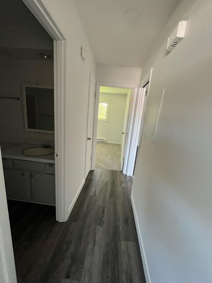 Cedar Garden Apartments 4500, 4507, 4512, 4519 Cannon Ave., Klamath