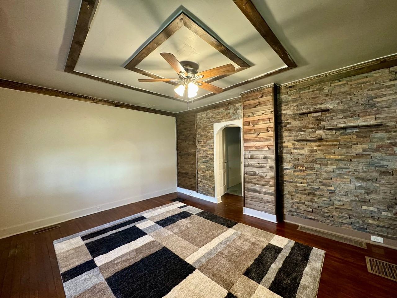 1232 N 12th St - Photo 2 of 9