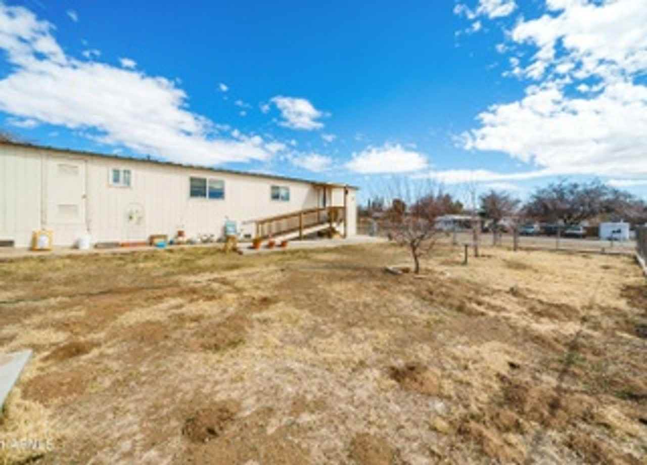 13740 S Spring Ln - Photo 3 of 6