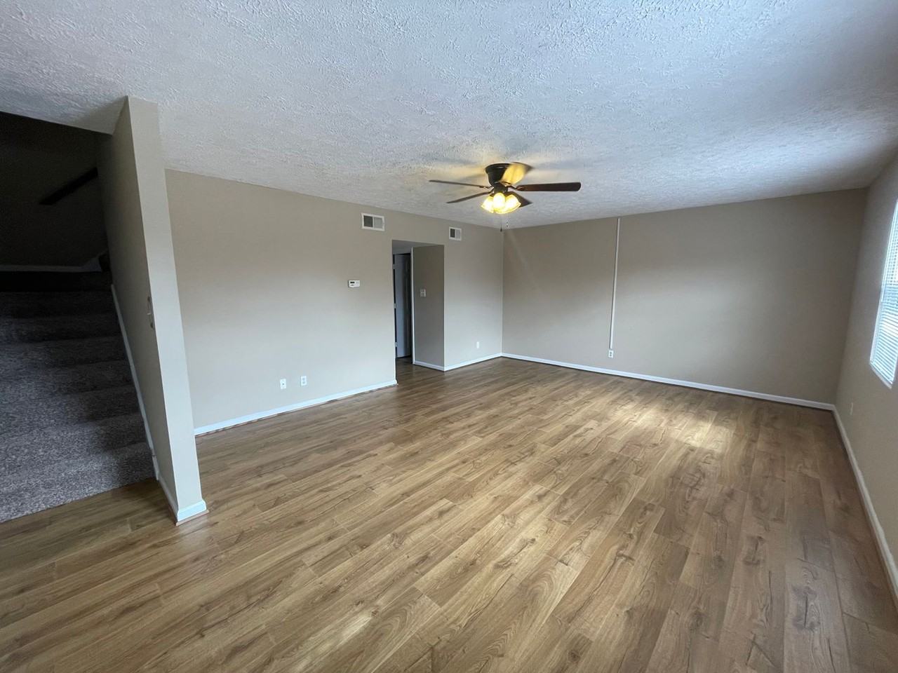 202 Fountain Dr - Photo 3 of 12