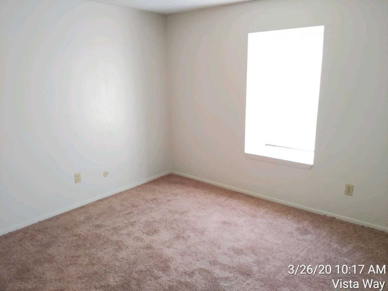 221 Vista Way - Photo 3 of 5