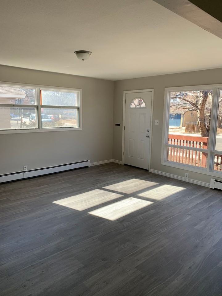 618 Miller Dr - Photo 2 of 18