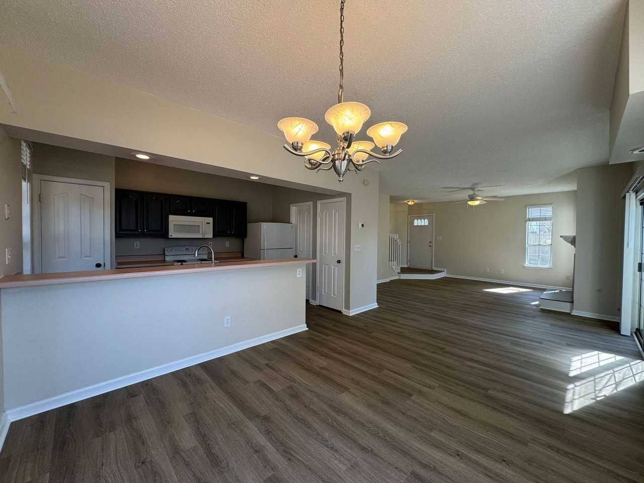 540 Furman Ct - Photo 2 of 19
