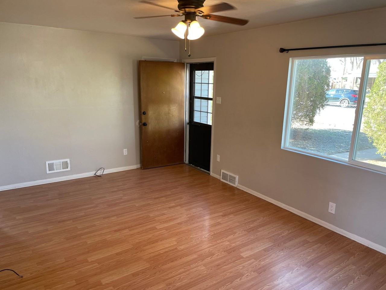 1712 5th St - Photo 4 of 21