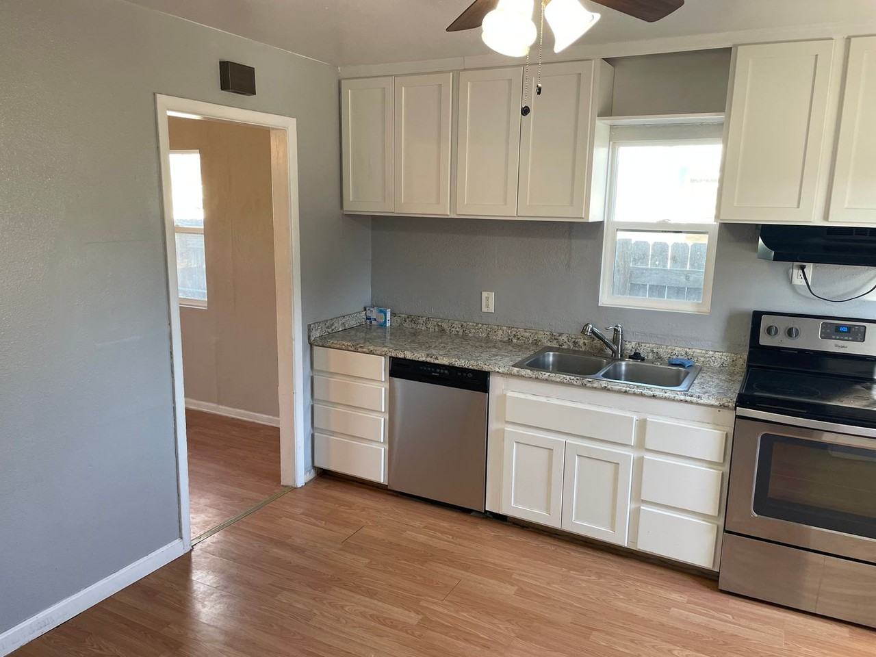 1712 5th St - Photo 7 of 21