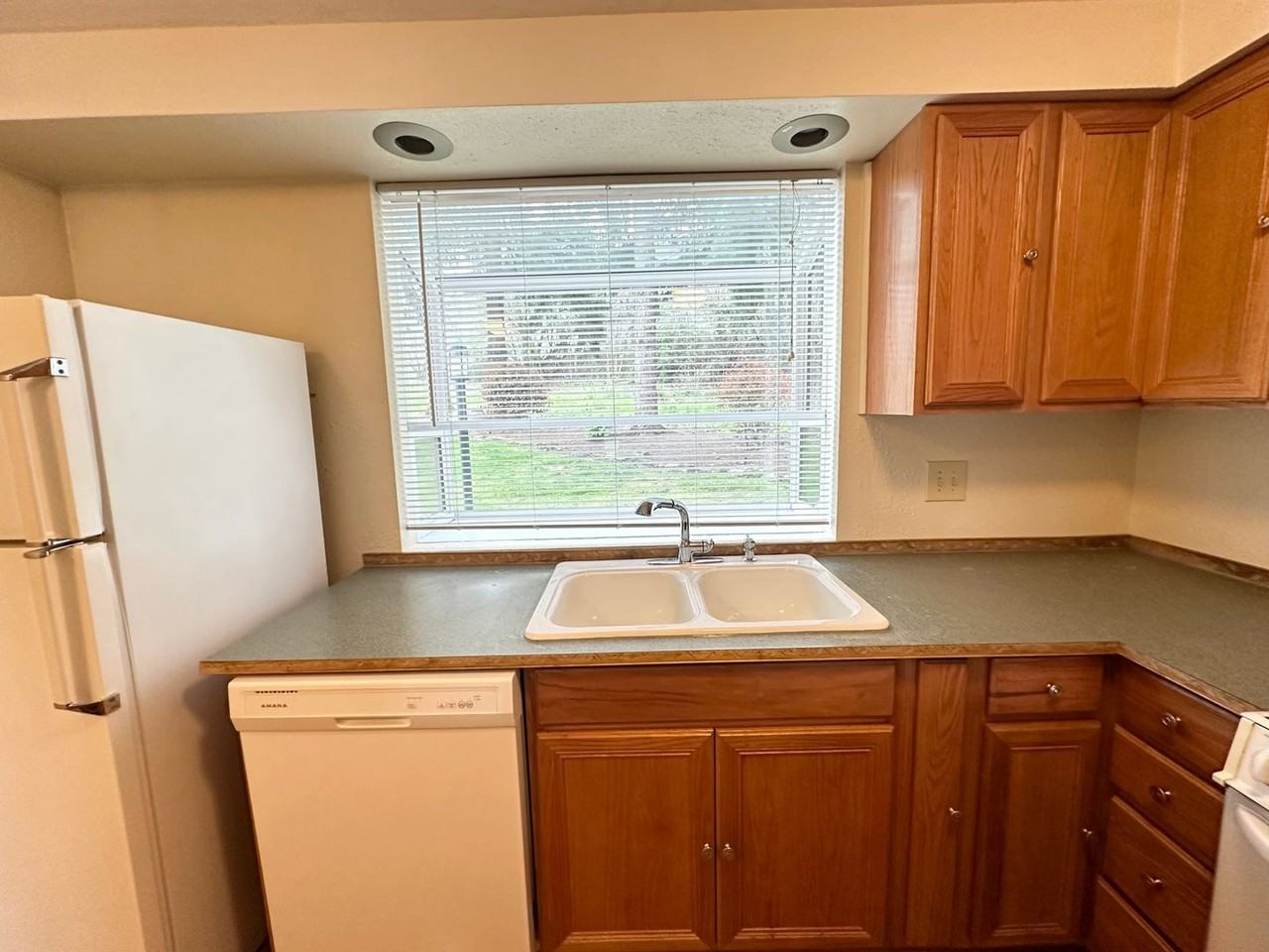 11990 Sw Corby Dr #17 - Photo 4 of 32