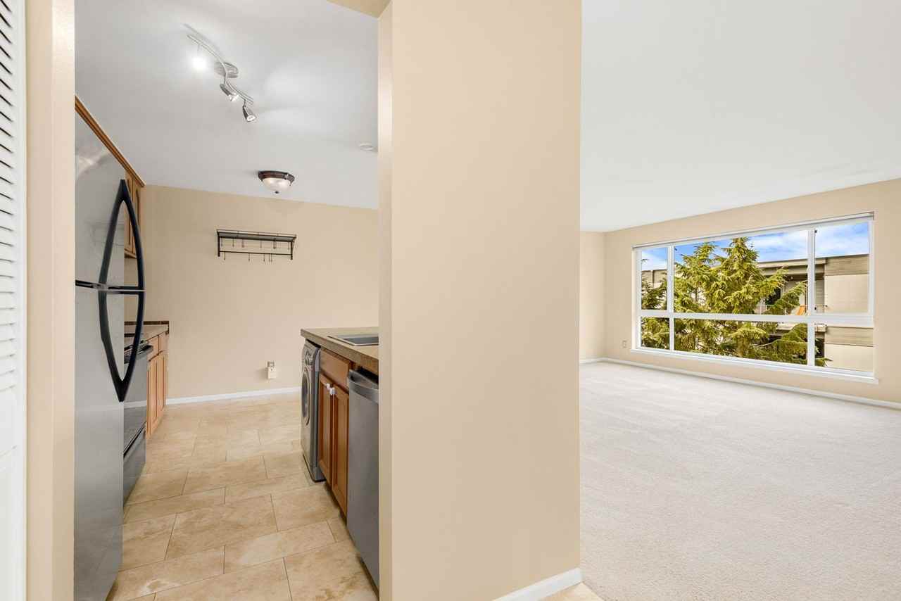 6225 Lake Washington Blvd Ne - Photo 6 of 17