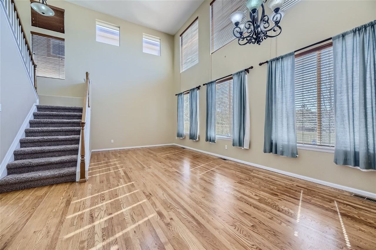 10679 Cedarcrest Cir - Photo 5 of 29