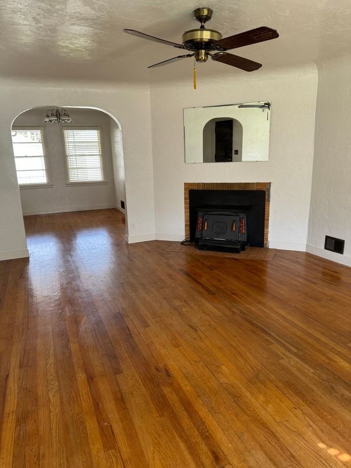 1533 Melrose St - Photo 2 of 24