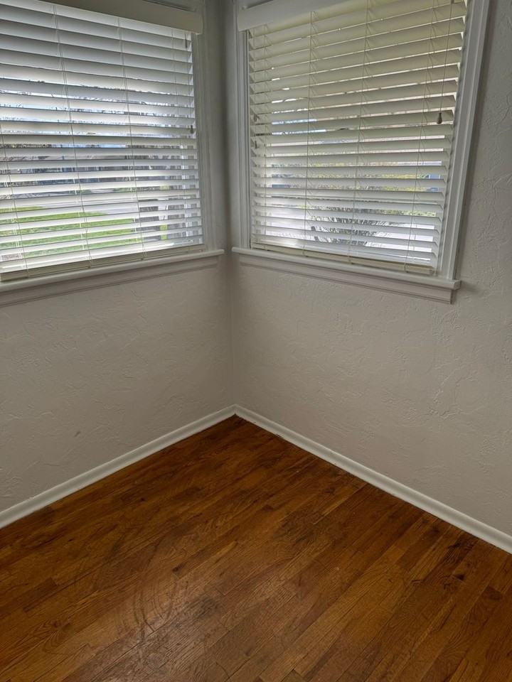 1533 Melrose St - Photo 4 of 24