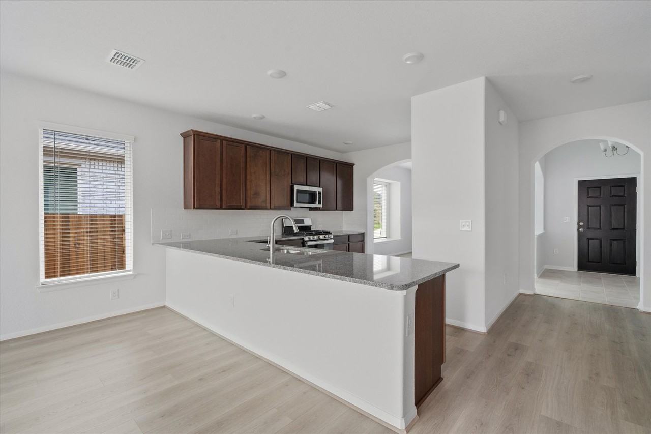 315 Diamondleaf Dr - Photo 5 of 25