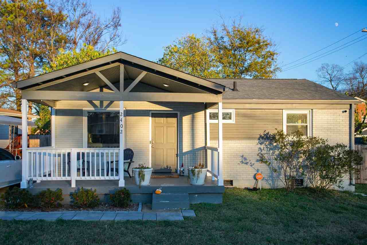 2402 18th Ave N - Photo 2 of 33