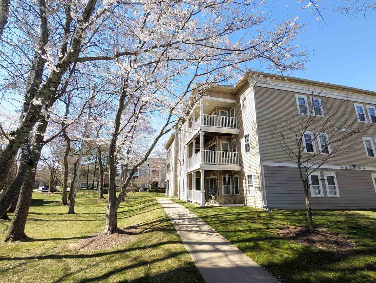 13100 Millhaven Pl #1 - Photo 3 of 35