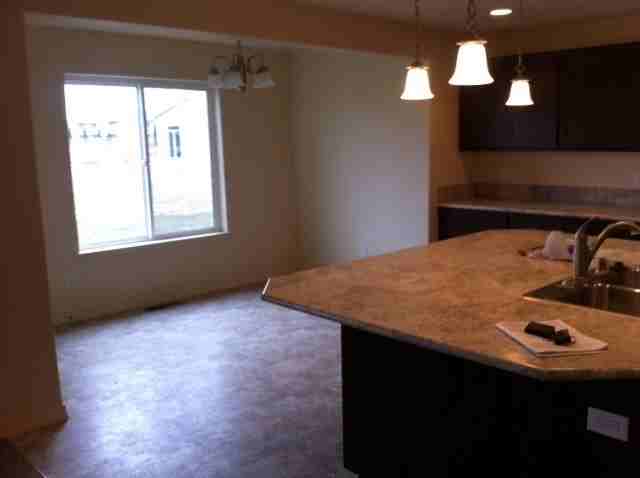 710 7th Ave Ne - Photo 4 of 16