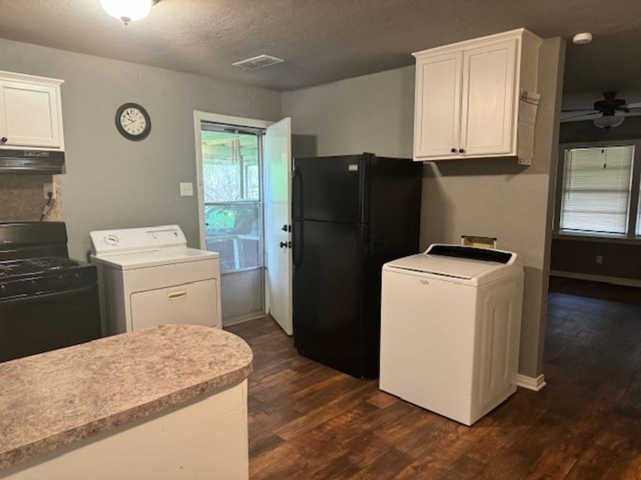 1105 N White Oak Rd - Photo 3 of 14