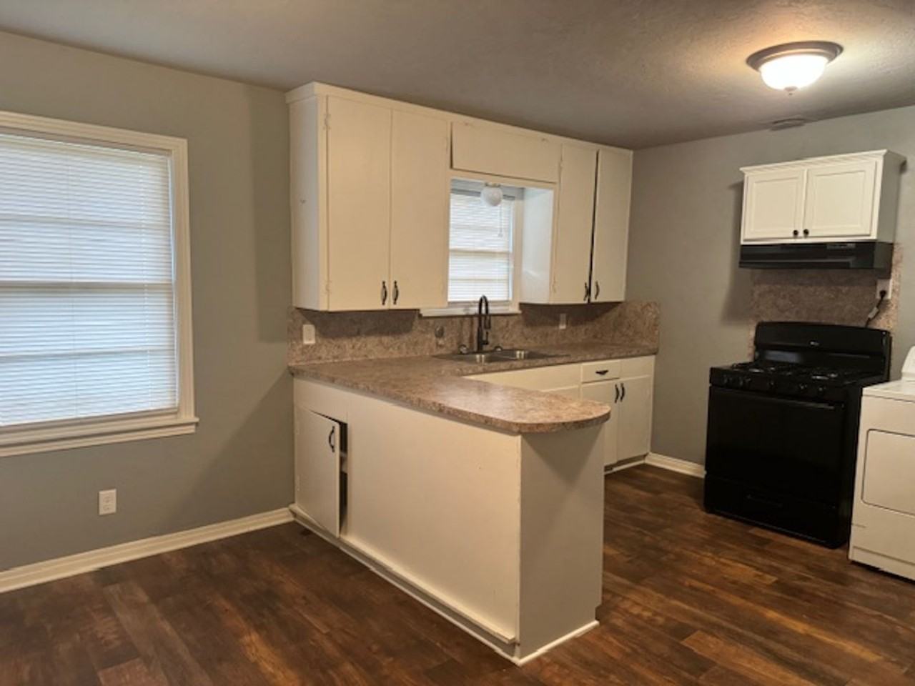 1105 N White Oak Rd - Photo 4 of 14