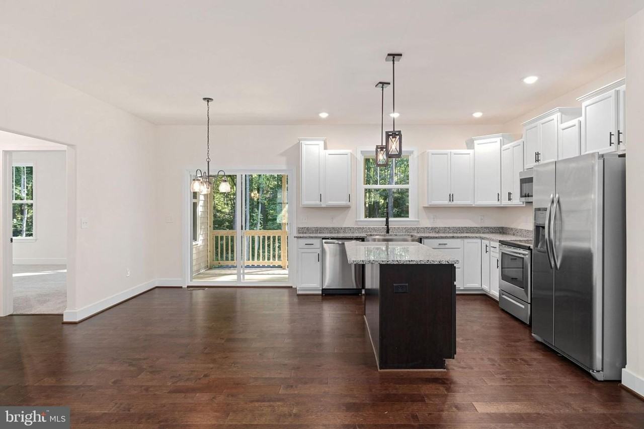 12407 Sickles Ln - Photo 7 of 10