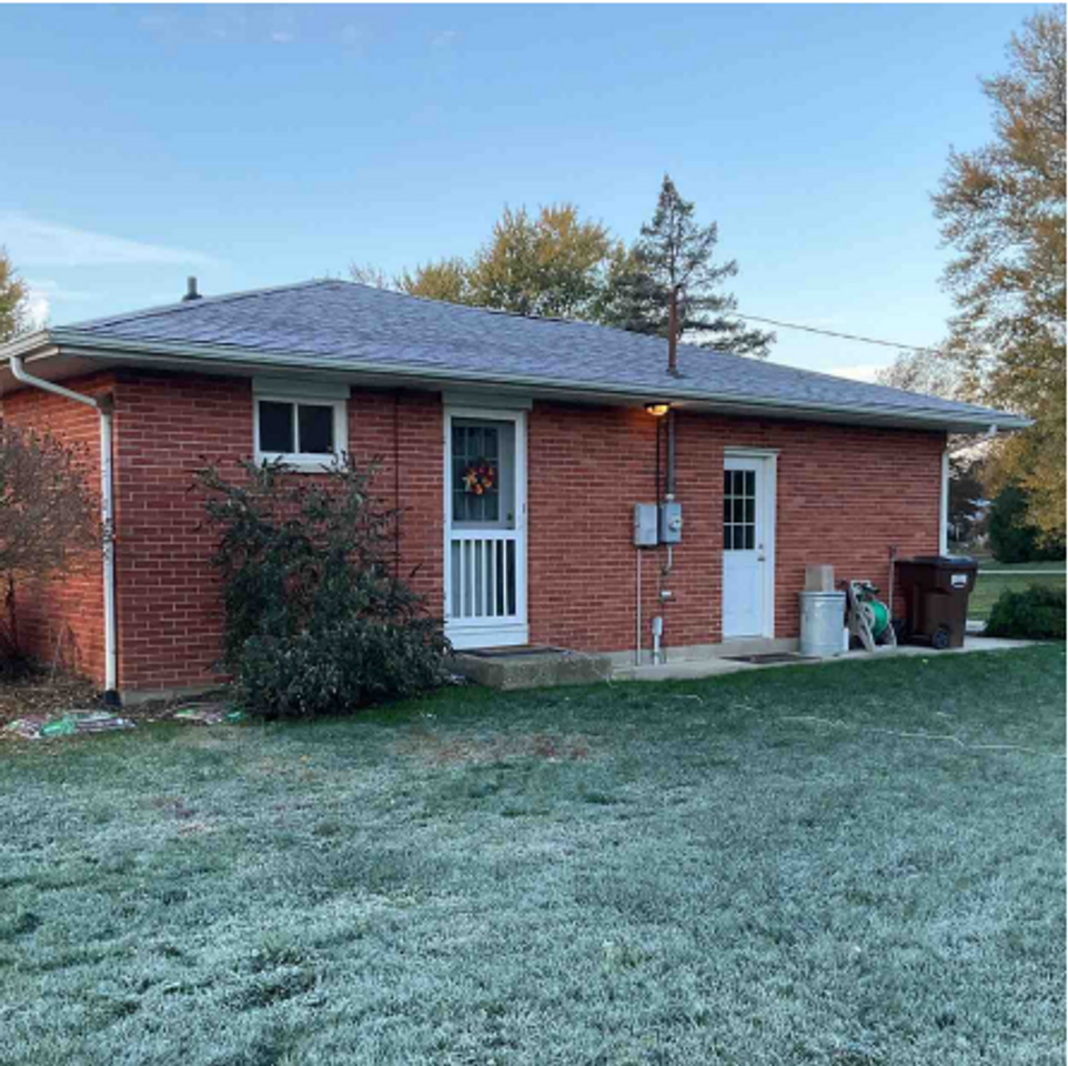 206 N Bickett Rd - Photo 2 of 15