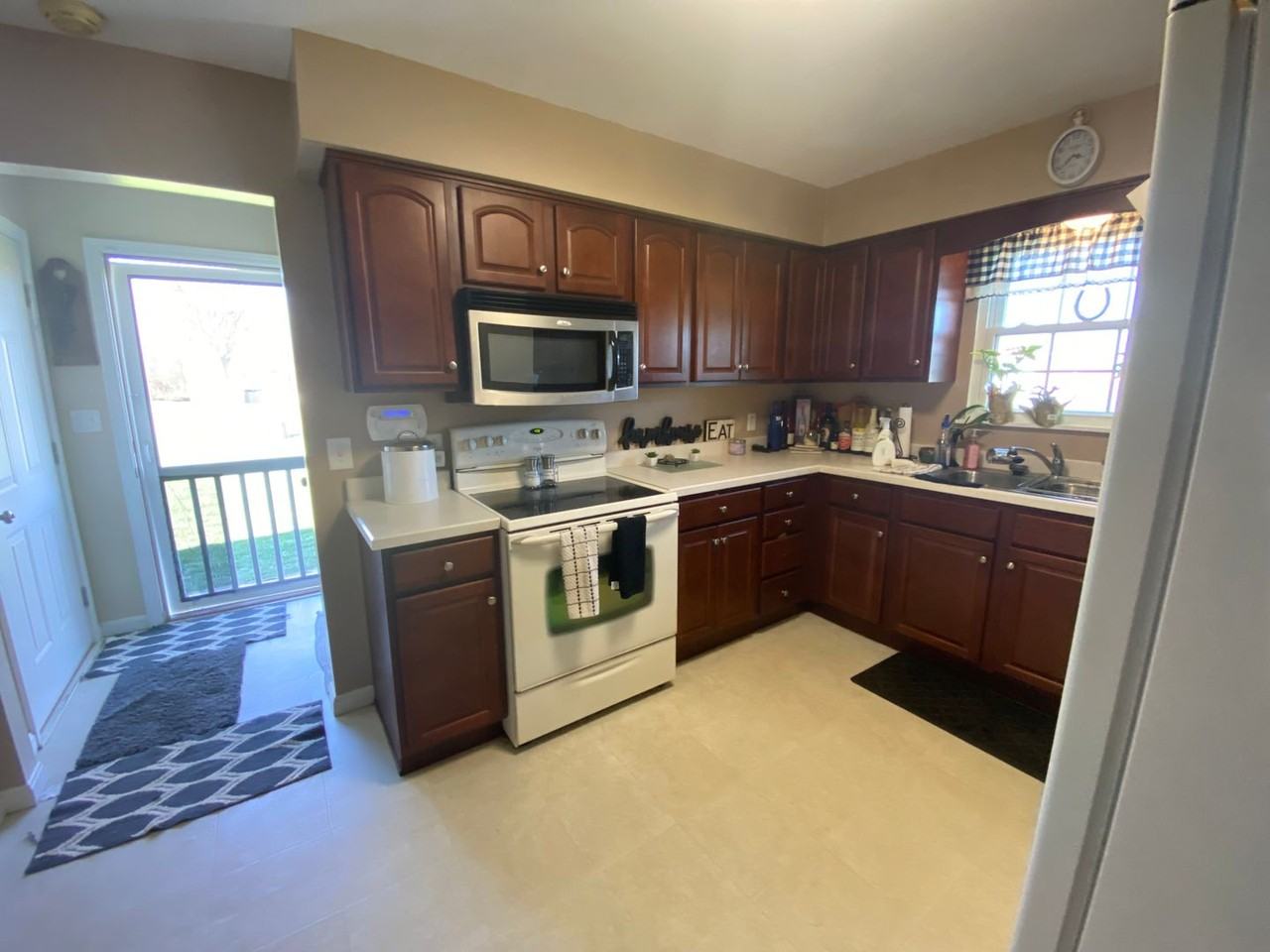 206 N Bickett Rd - Photo 5 of 15