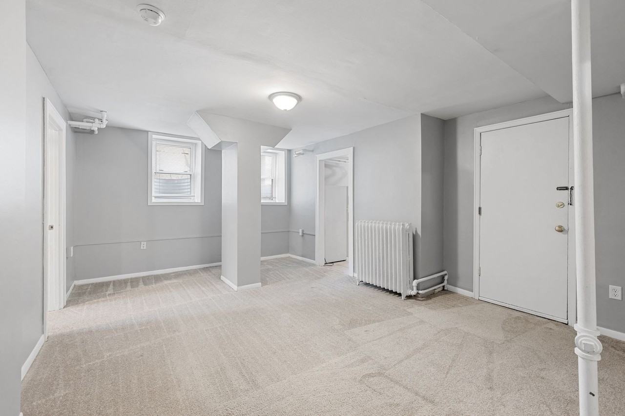 Doolittle 2735 Humboldt Ave S - Photo 2 of 16