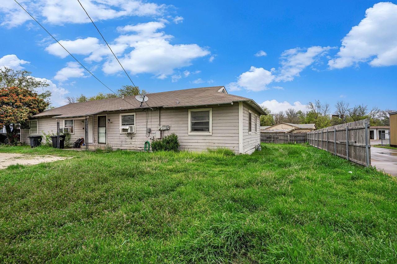 1706 Redwood Dr - Photo 2 of 21