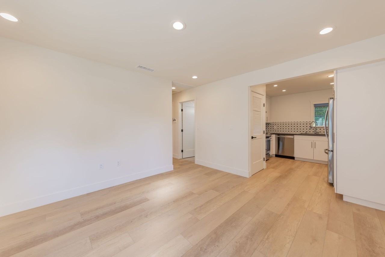 513 Burnham Rd - Photo 2 of 9