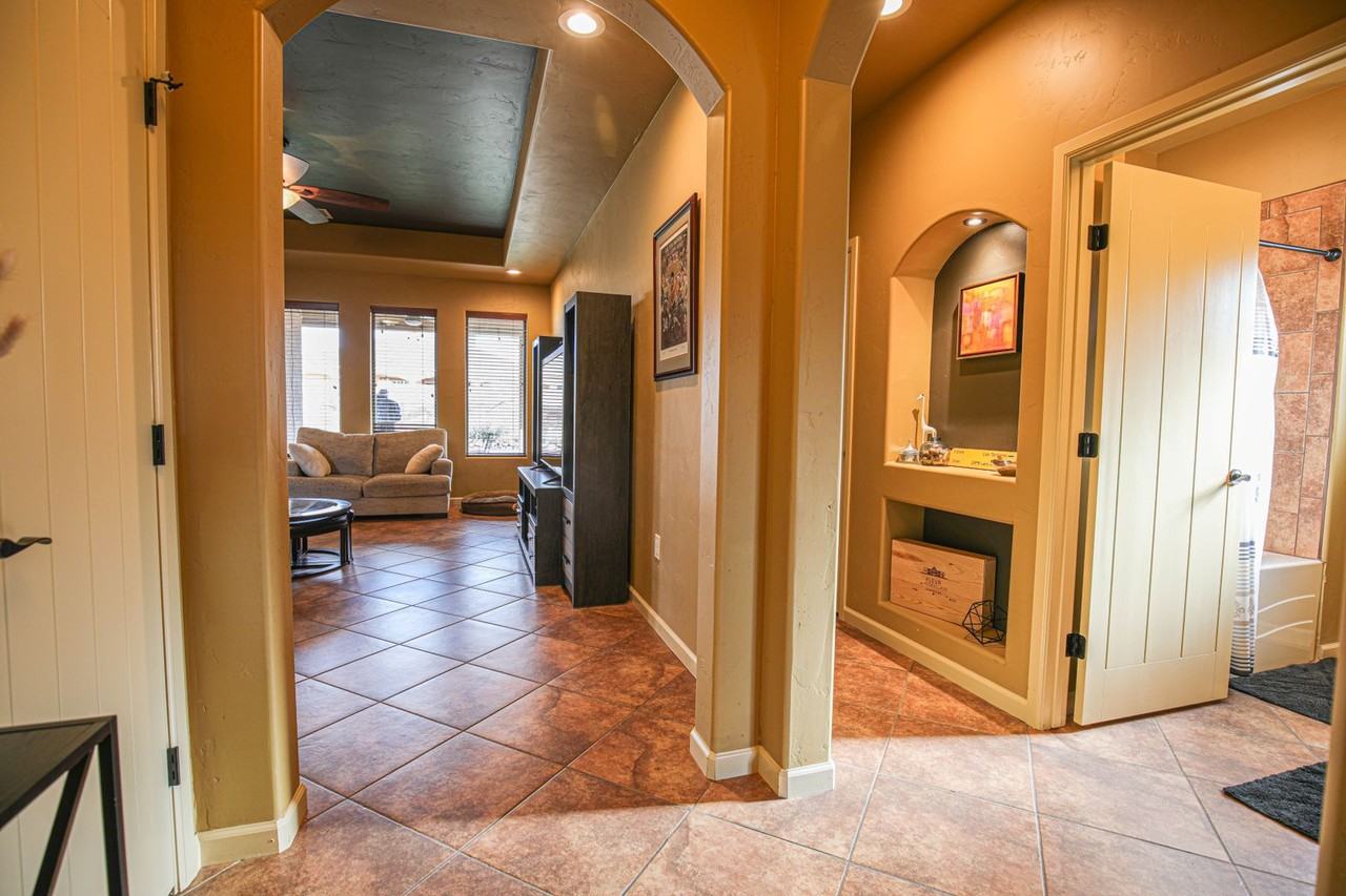 557 Tierra Bella Dr - Photo 6 of 45