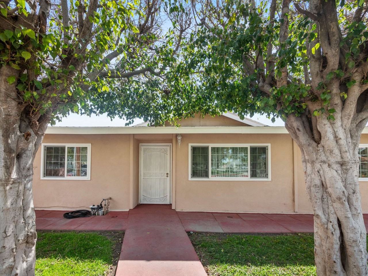 284 San Angelo Ave - Photo 2 of 19