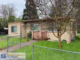 featured image of 521 Redwood Ave