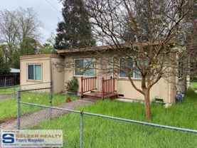 521 Redwood Ave - Photo 1 of 1