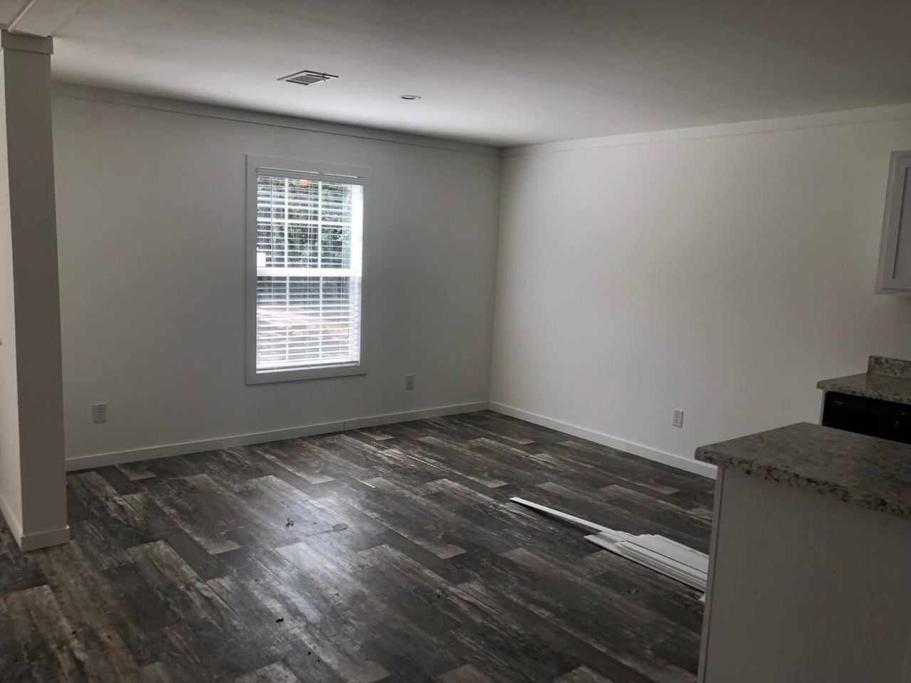 18043 Ferry Ave - Photo 6 of 13