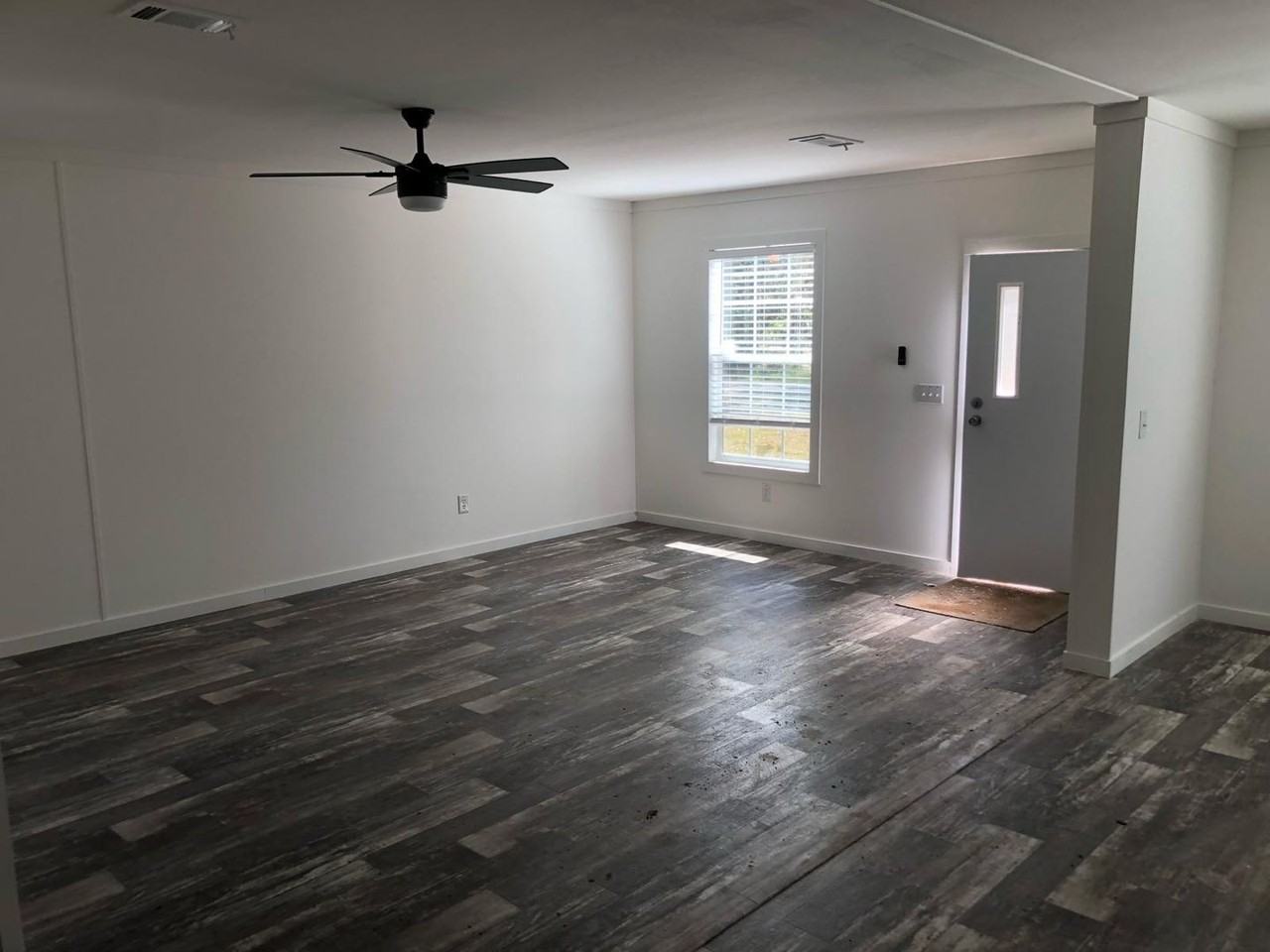 18043 Ferry Ave - Photo 7 of 13