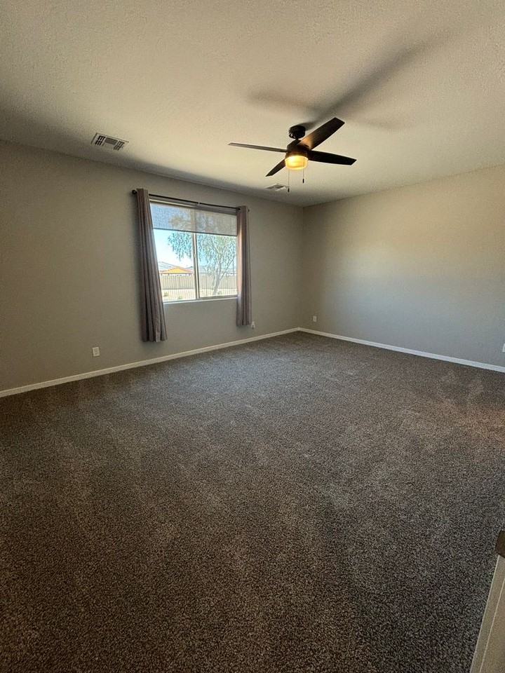 1057 S 175th Dr - Photo 2 of 25