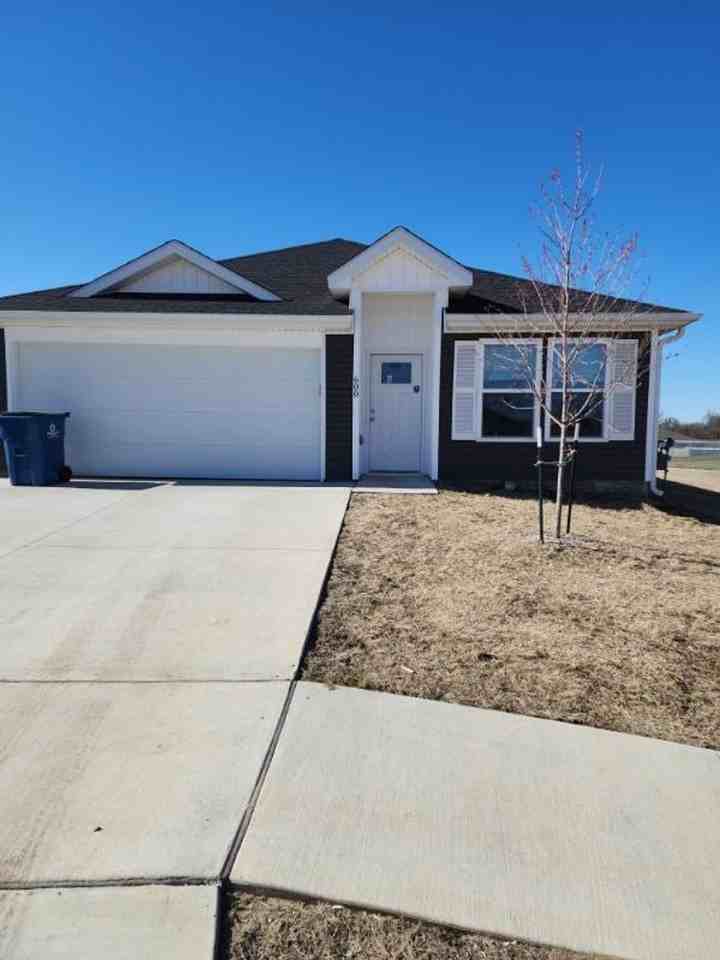 600 Short Leaf Ln - Photo 2 of 31