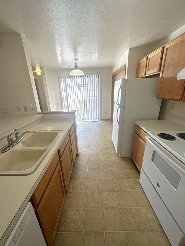 165 Monroe Blvd. - Photo 2 of 14