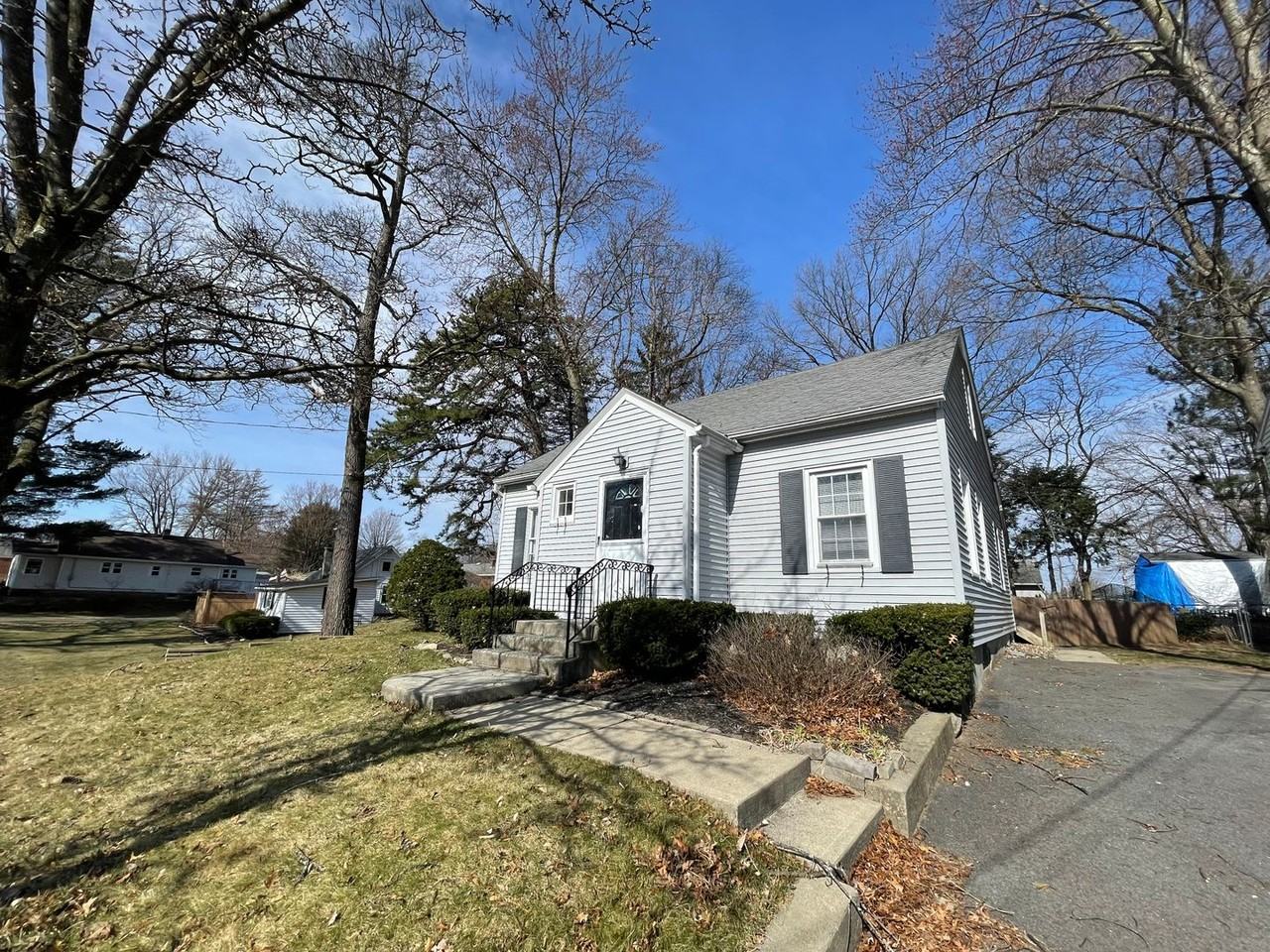 85 Frederick Ave - Photo 2 of 33