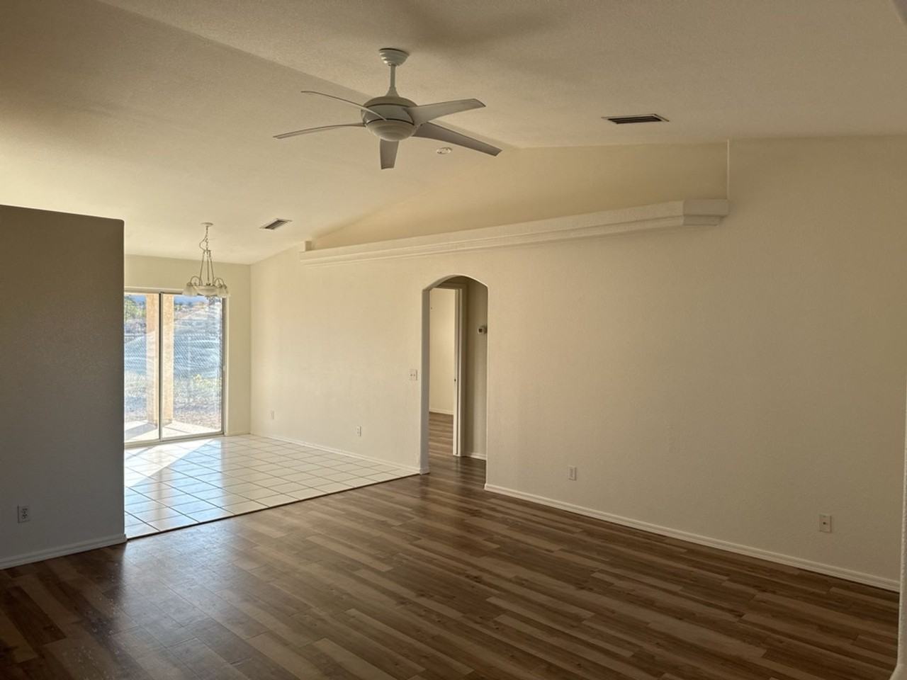 1340 Garvey Dr - Photo 4 of 21