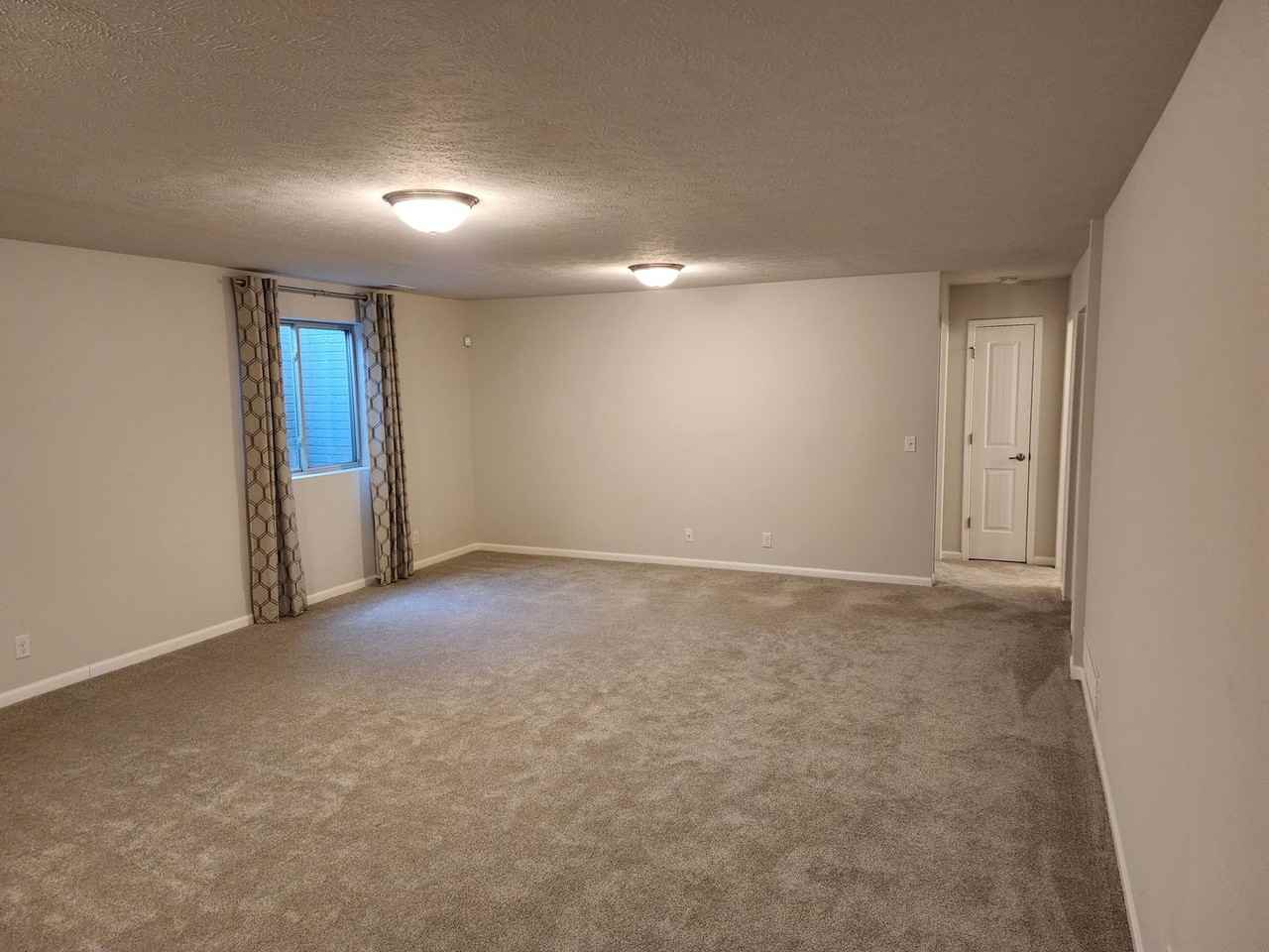 7308 N 167th Ave - Photo 2 of 16