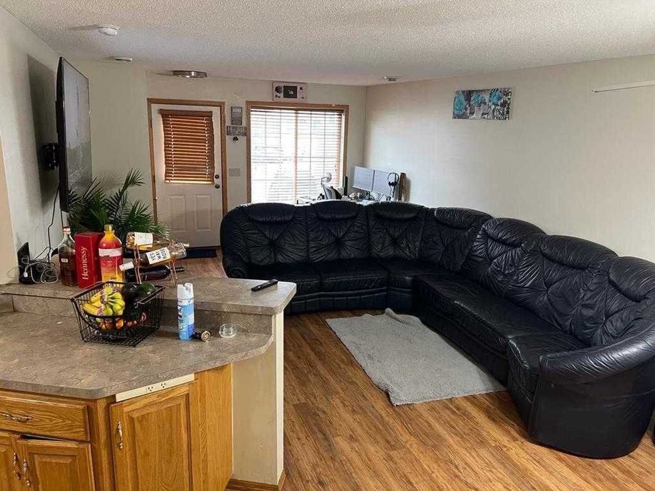 12120 Zealand Ave N - Photo 7 of 29