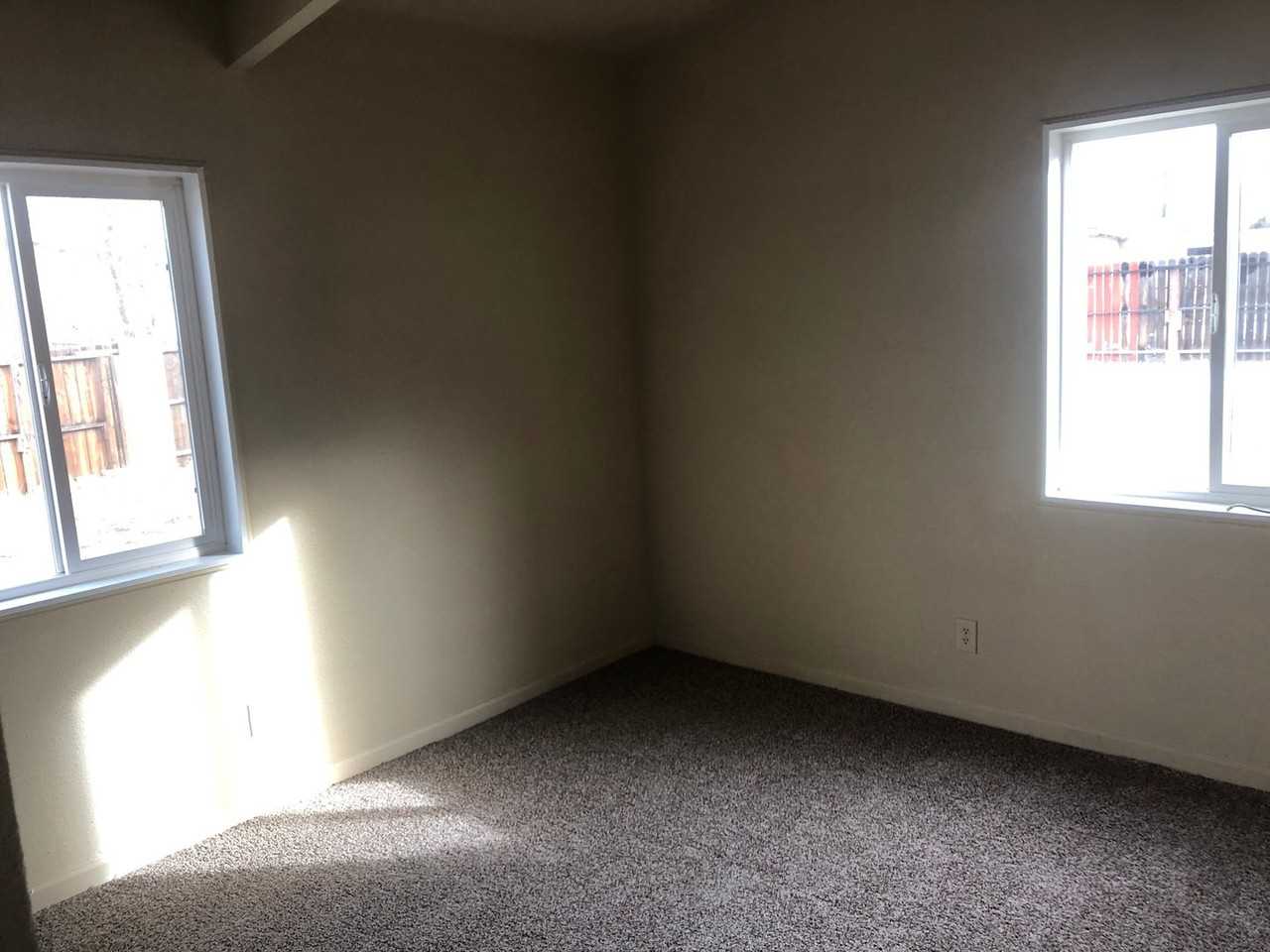 5290 Cascade St - Photo 6 of 12