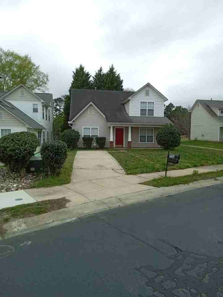 738 Ablow Dr - Photo 2 of 25