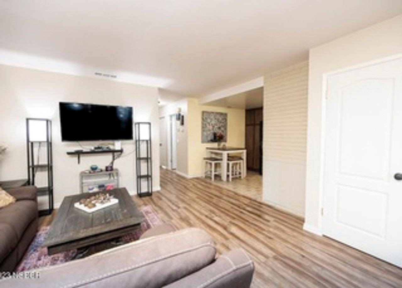 205 E Rice Ranch Rd - Photo 2 of 12
