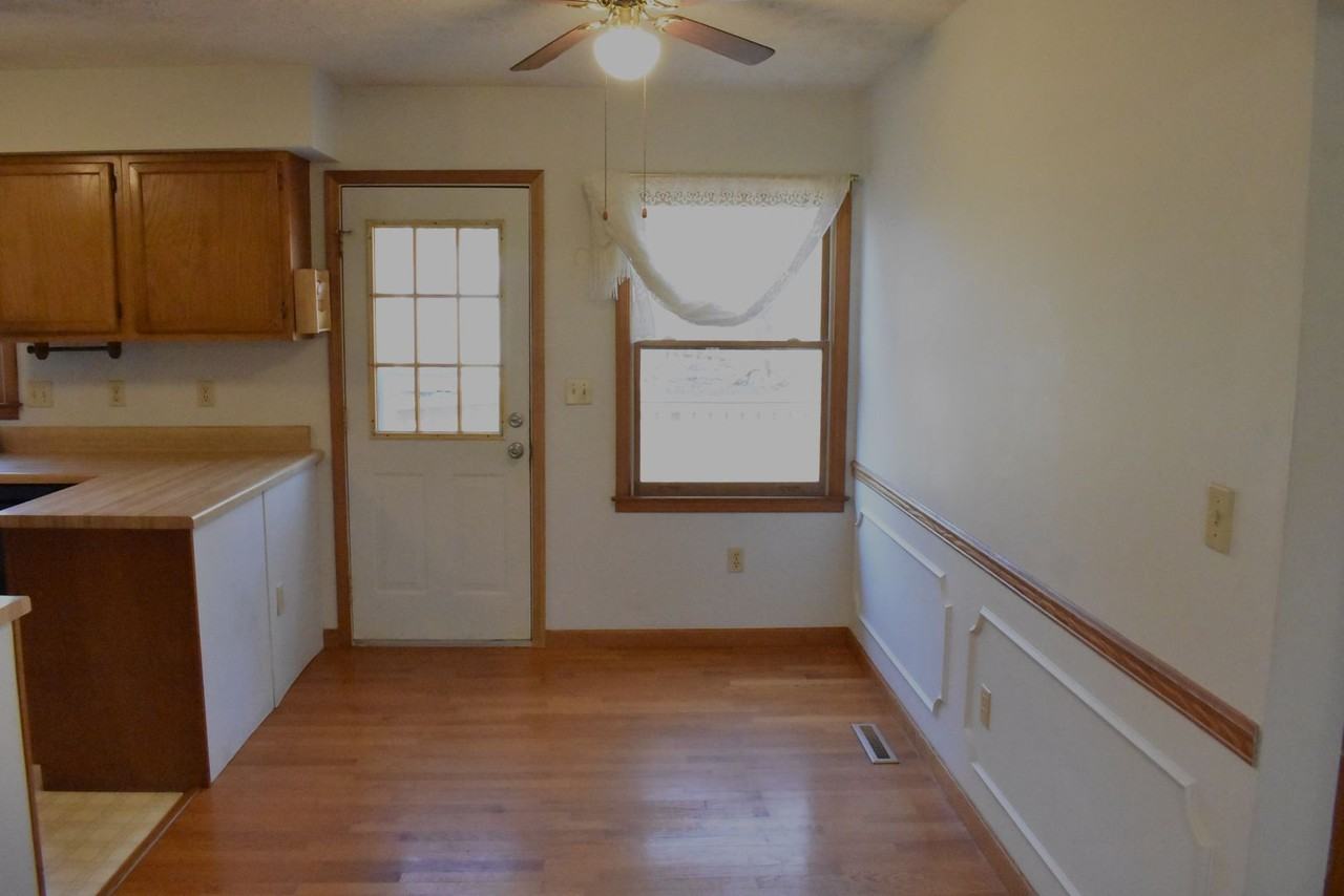 10346 Mount Vernon Cir - Photo 2 of 34