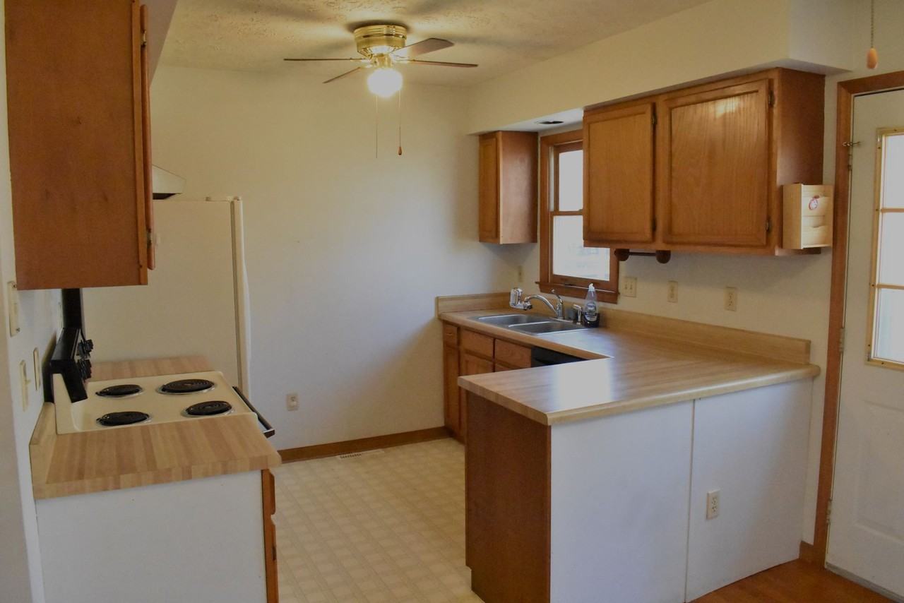 10346 Mount Vernon Cir - Photo 3 of 34
