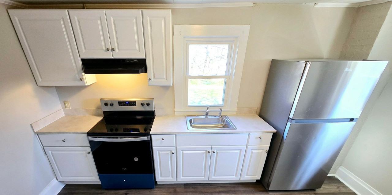 511 Cummings St - Photo 2 of 11